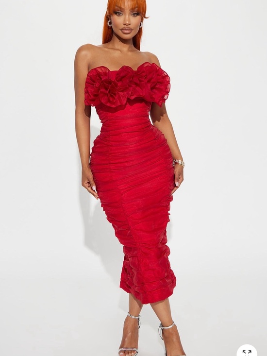 Fashion Nova Dresses & Skirts - Fashion Nova Red Strapless Rosette Ruched Midi Dress